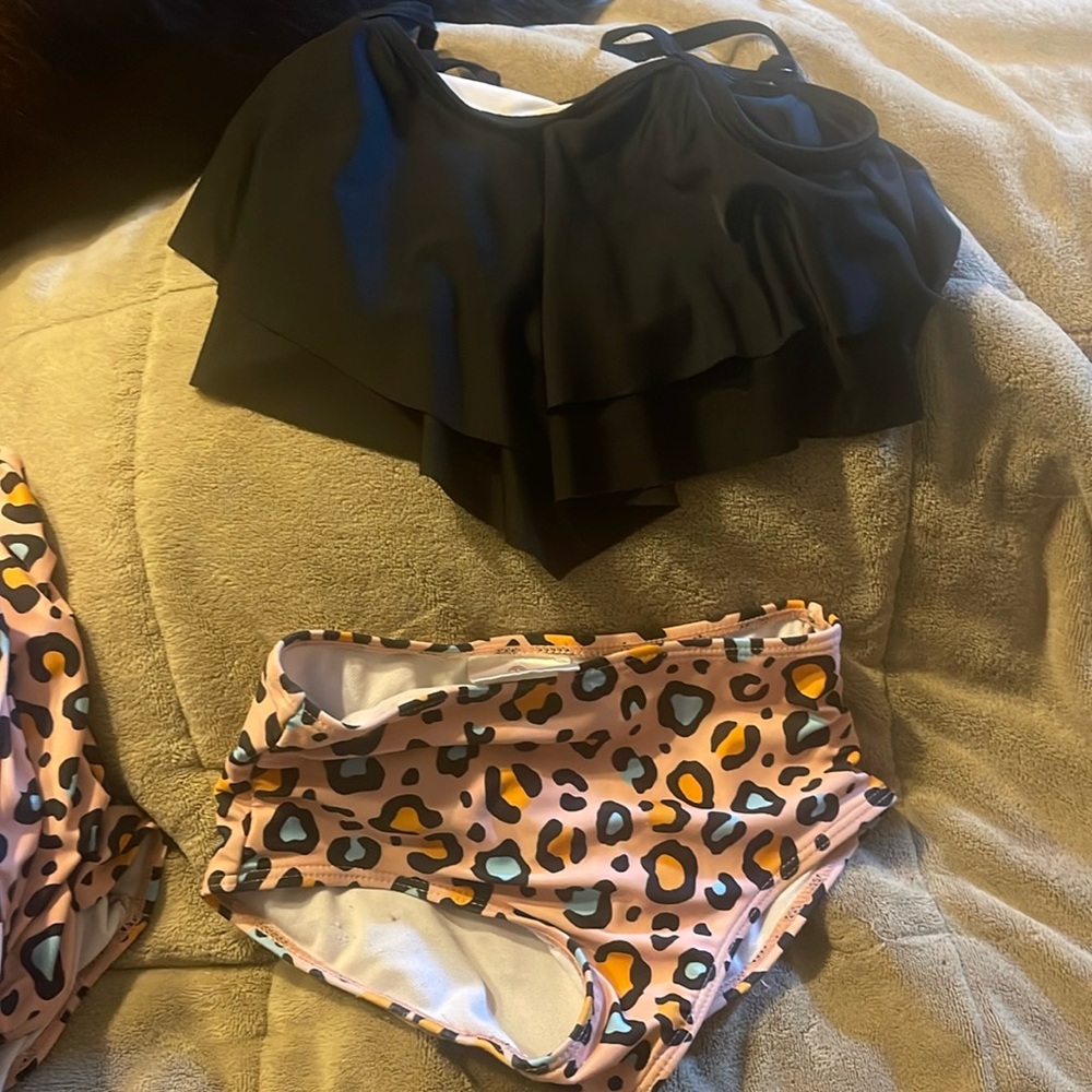 Girls swimsuit